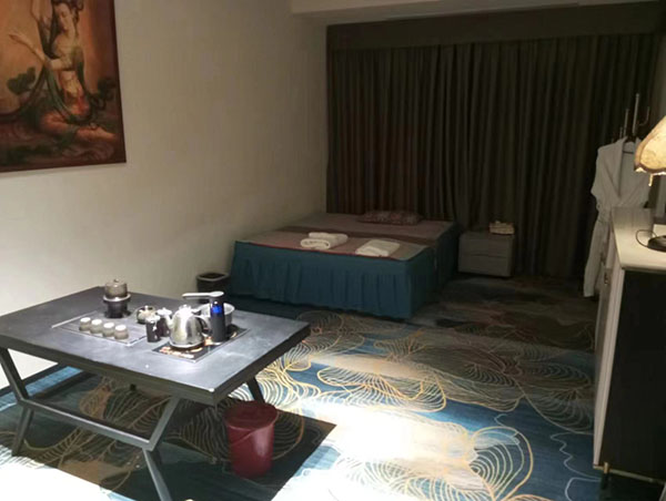 上周在奉贤柔式洗浴男士会所,按摩手法让人眼花缭乱