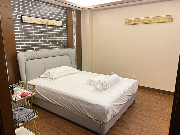 上周在上海松江区按摩会馆(上海松江区豪都娱乐会馆)
