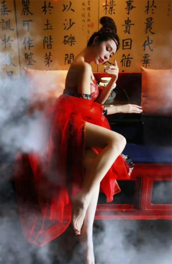 周四我和老板去的一家上海嘉定区高端按摩足浴养生会所_街边好的大型店面